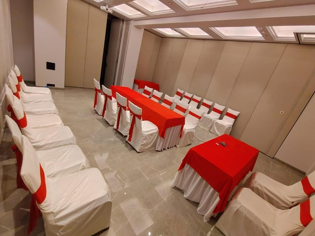J Hotel And Banquets Mumbai Exterior foto
